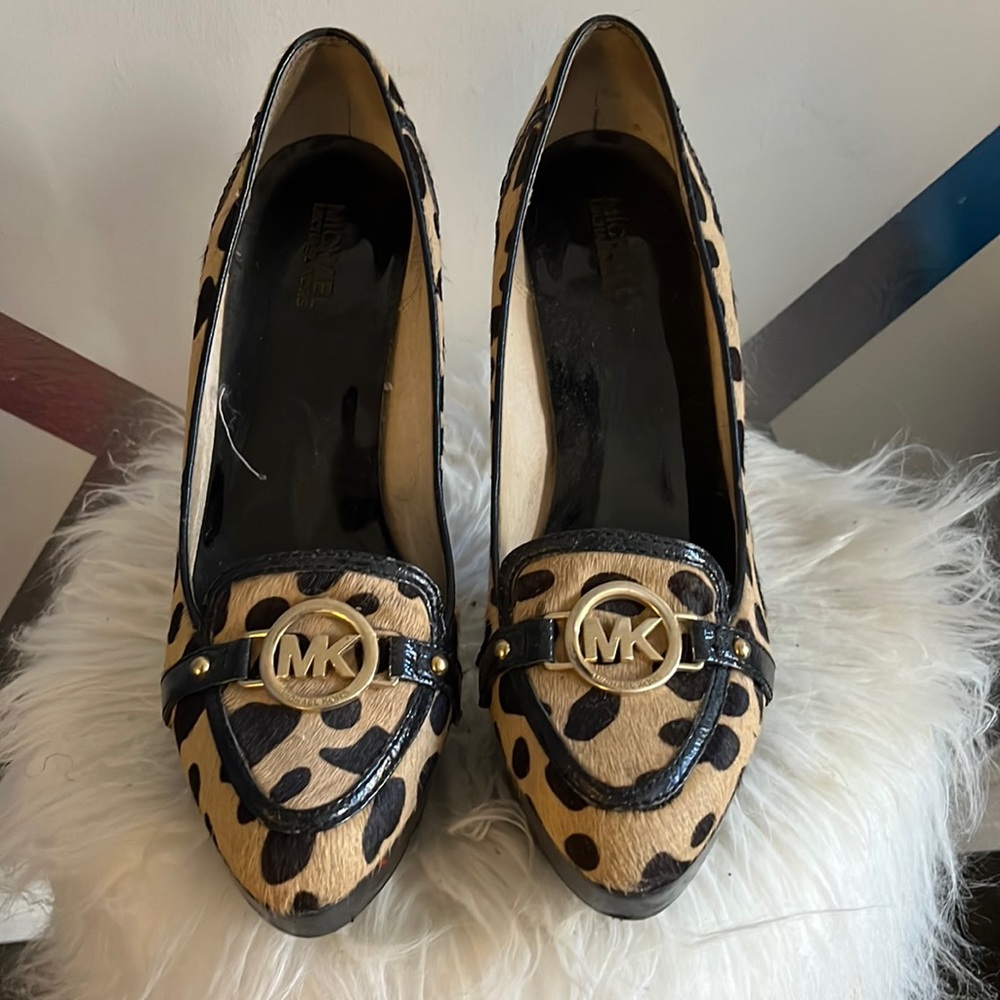 Vintage Michael Kors leopard print pumps